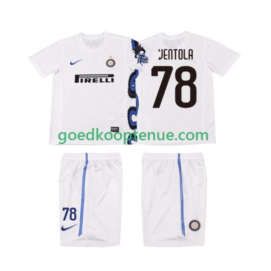 Uit Retro Tenue van Inter Milan VENTOLA 78 Kind 2-13 jaar 2011 2010 Korte Mouw Uit Retro Tenue van Inter Milan VENTOLA 78 Kind 2-13 jaar 2011 2010 Korte Mouw