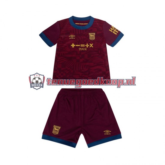 Uit Tenue van Ipswich Town Kind 2-13 jaar 2024-25 Korte Mouw Uit Tenue van Ipswich Town Kind 2-13 jaar 2024-25 Korte Mouw